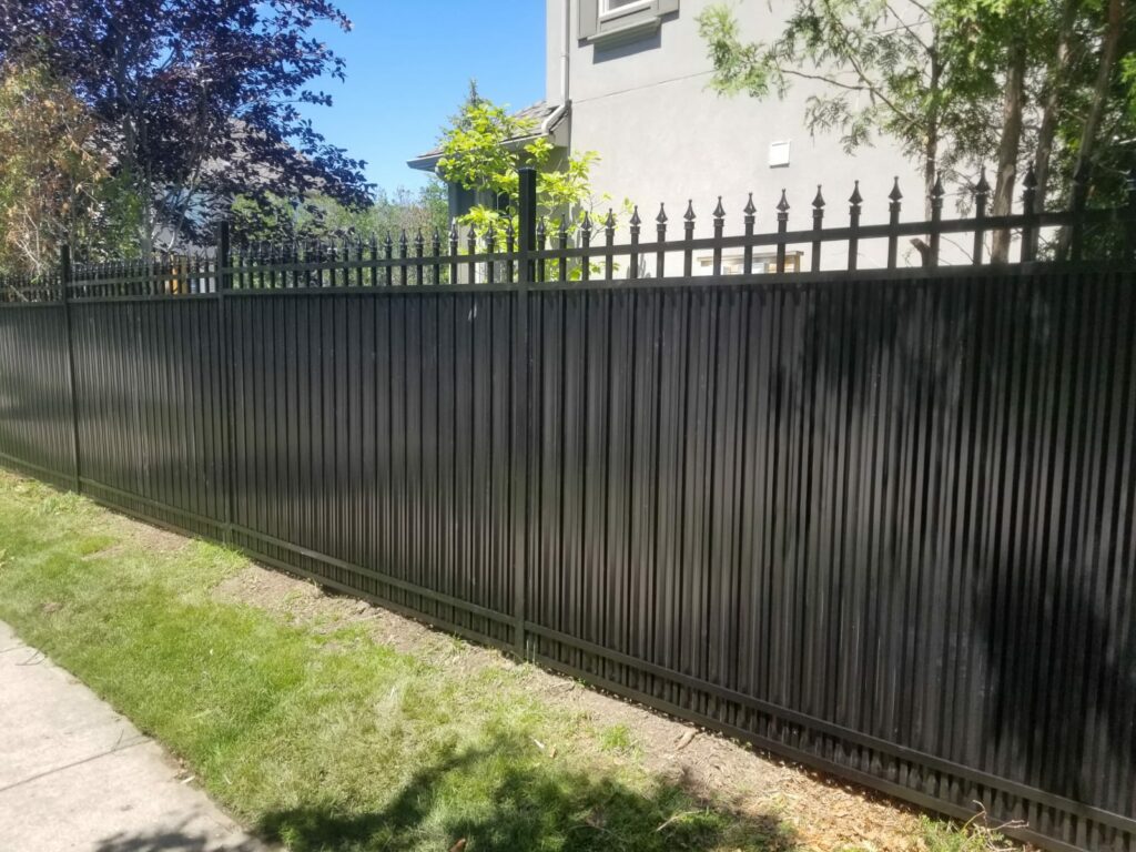 aluminum privacy fence